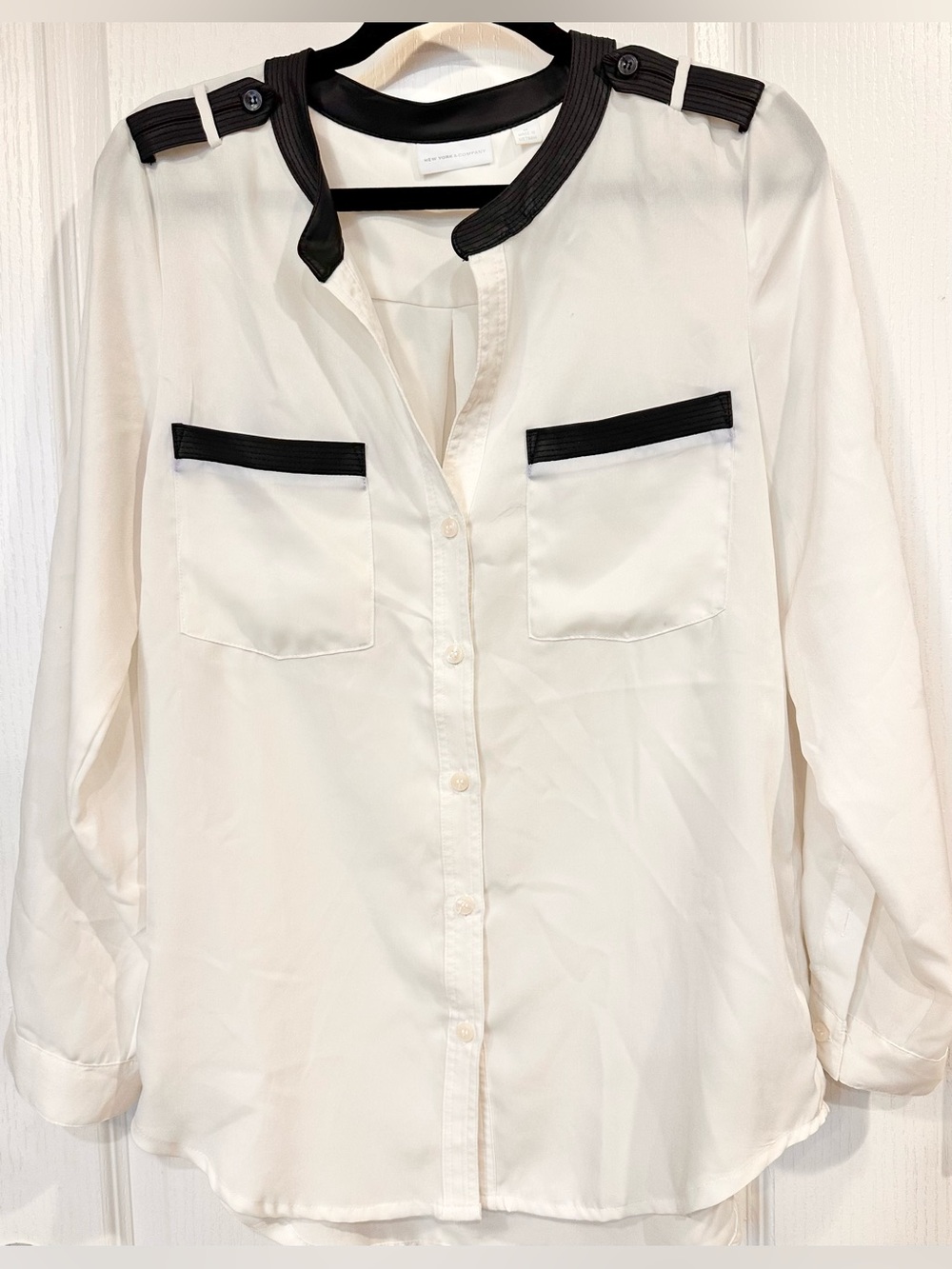 NEW YORK & COMPANY White Button-Front Blouse w/ Black Faux leather Trim